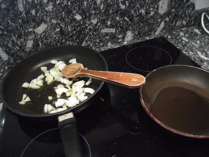 Je prépare quelque chose à manger