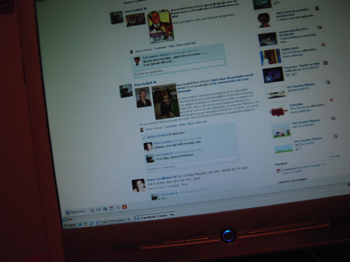 Je regarde mon facebook
