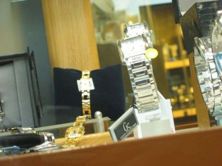 vitrine d'horloger bijoutier 02