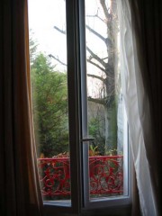 09:00:00