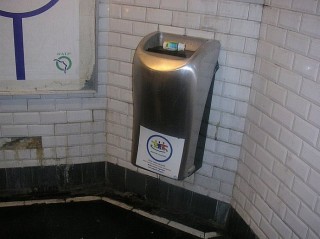 09:04:56